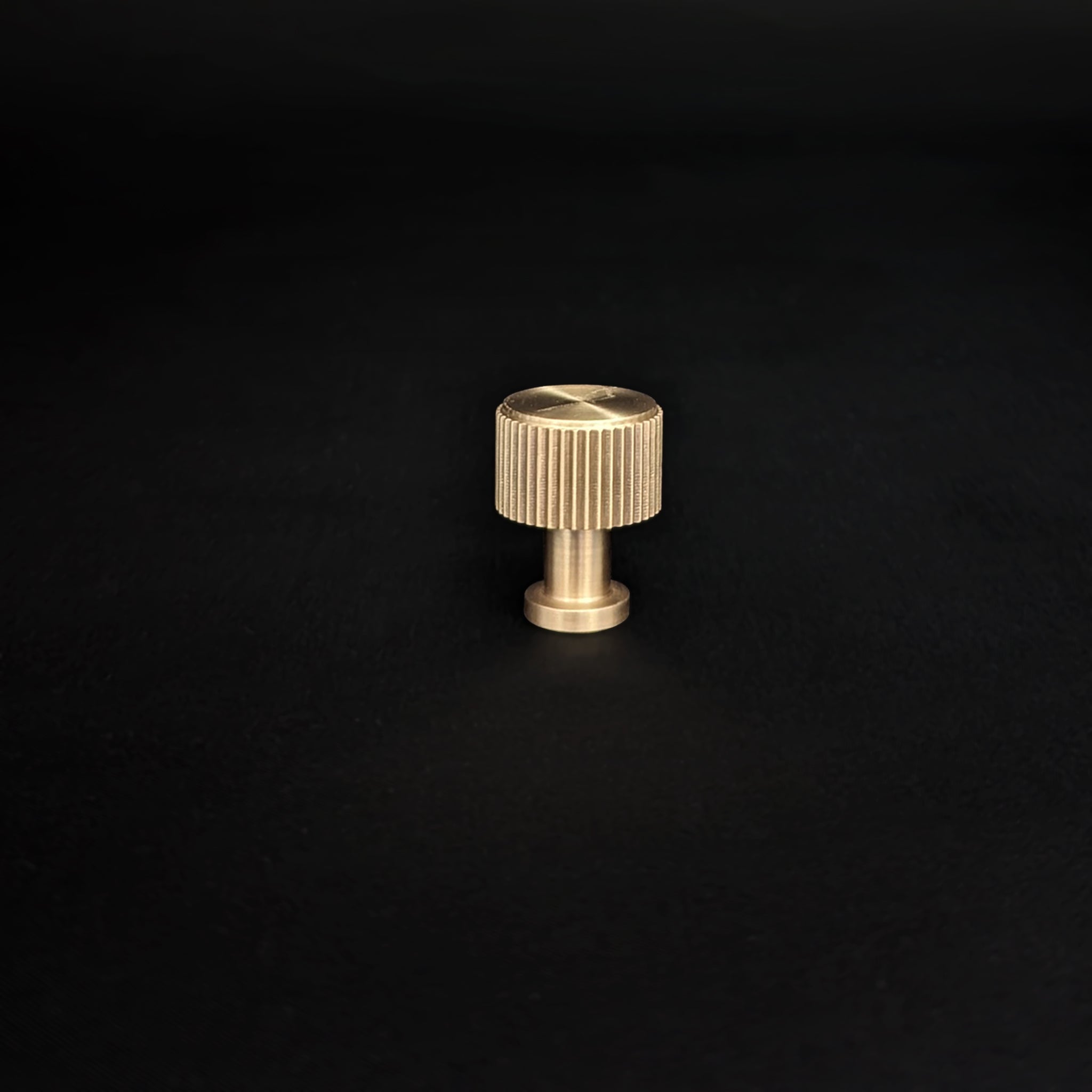 Luca Reeded Series | Knob