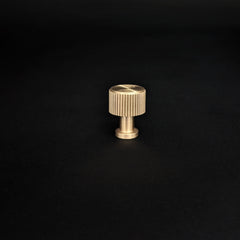 Luca Reeded Series | Knob