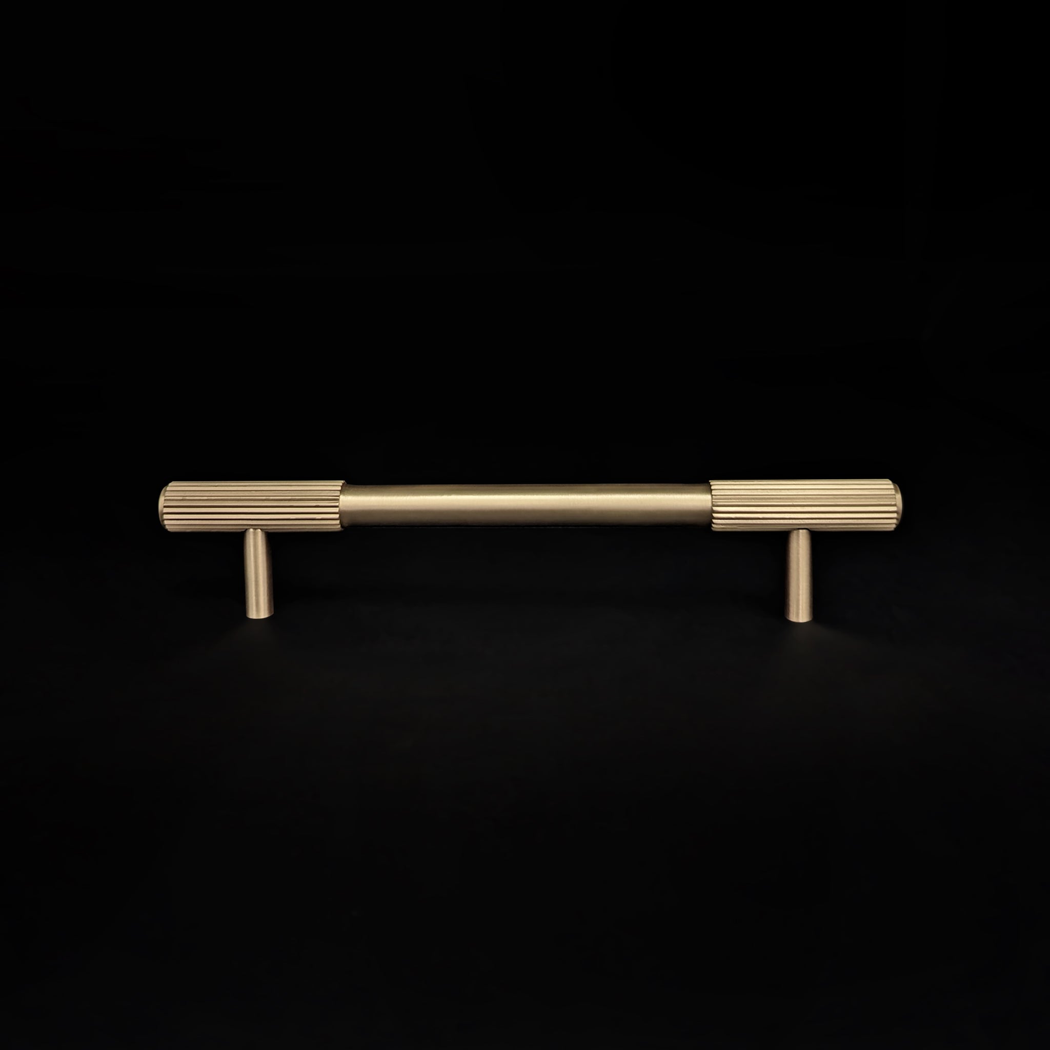 Luca Semi Reeded Series | Handle